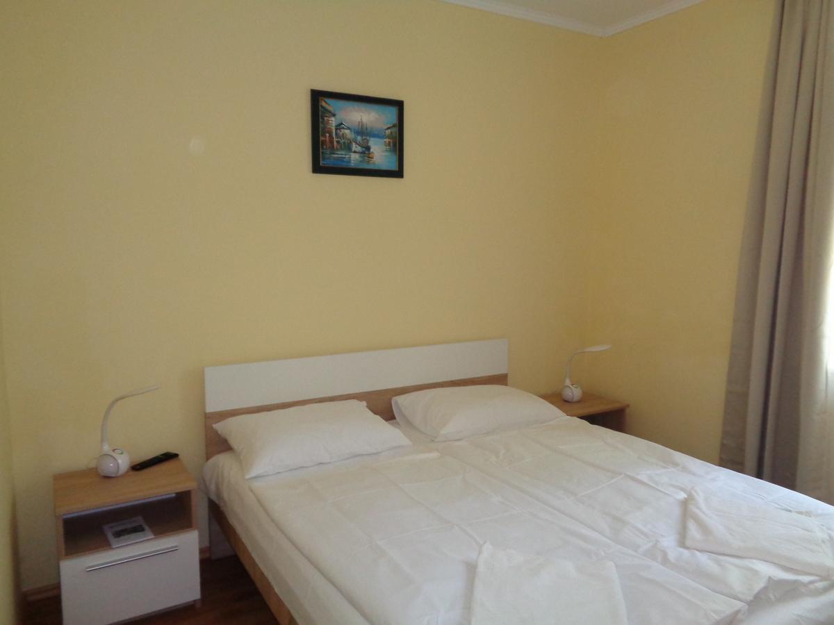 Bed and Breakfast Arnyas Park Apartmanhaz à Balatonalmádi Extérieur photo