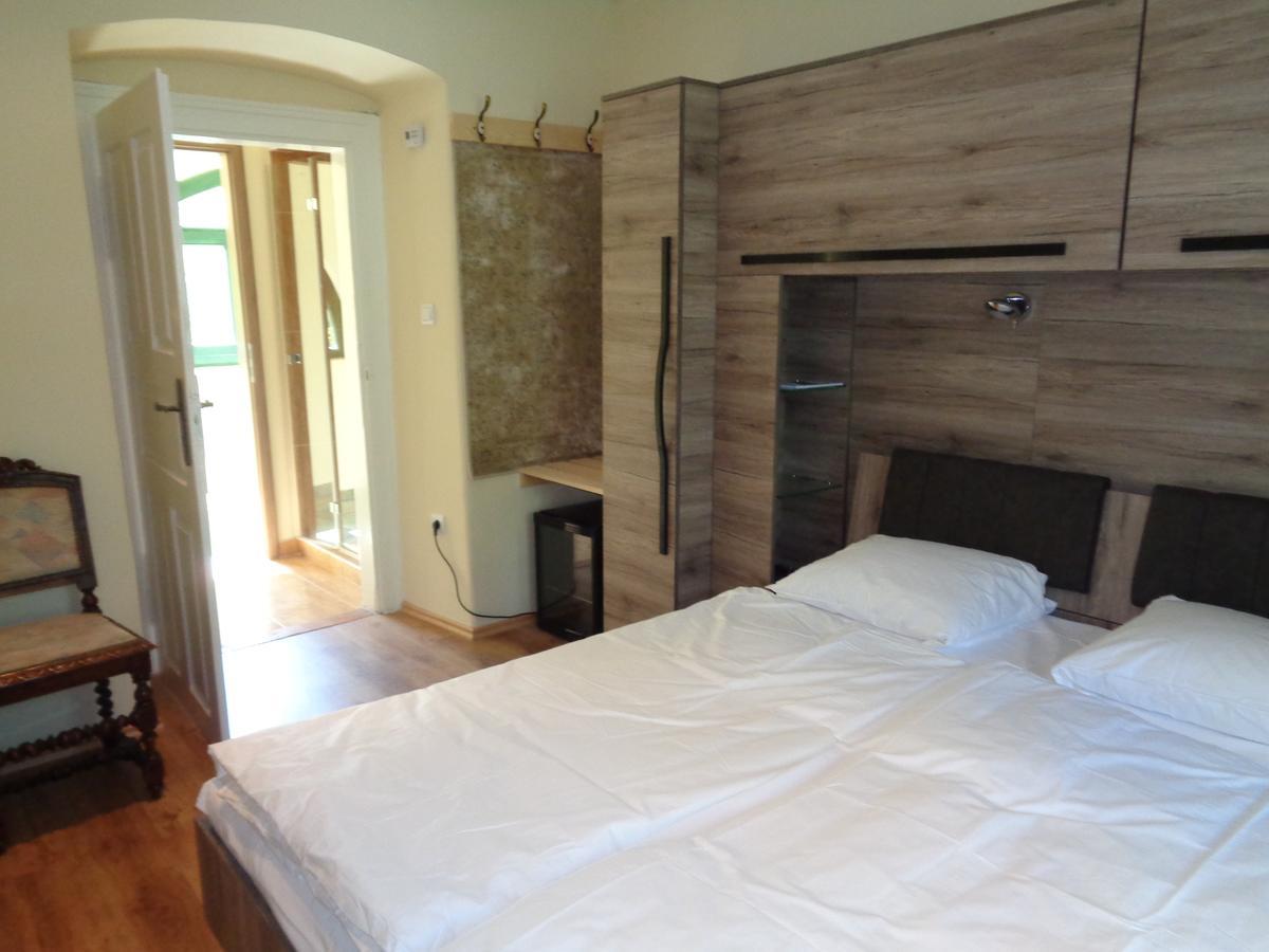 Bed and Breakfast Arnyas Park Apartmanhaz à Balatonalmádi Extérieur photo
