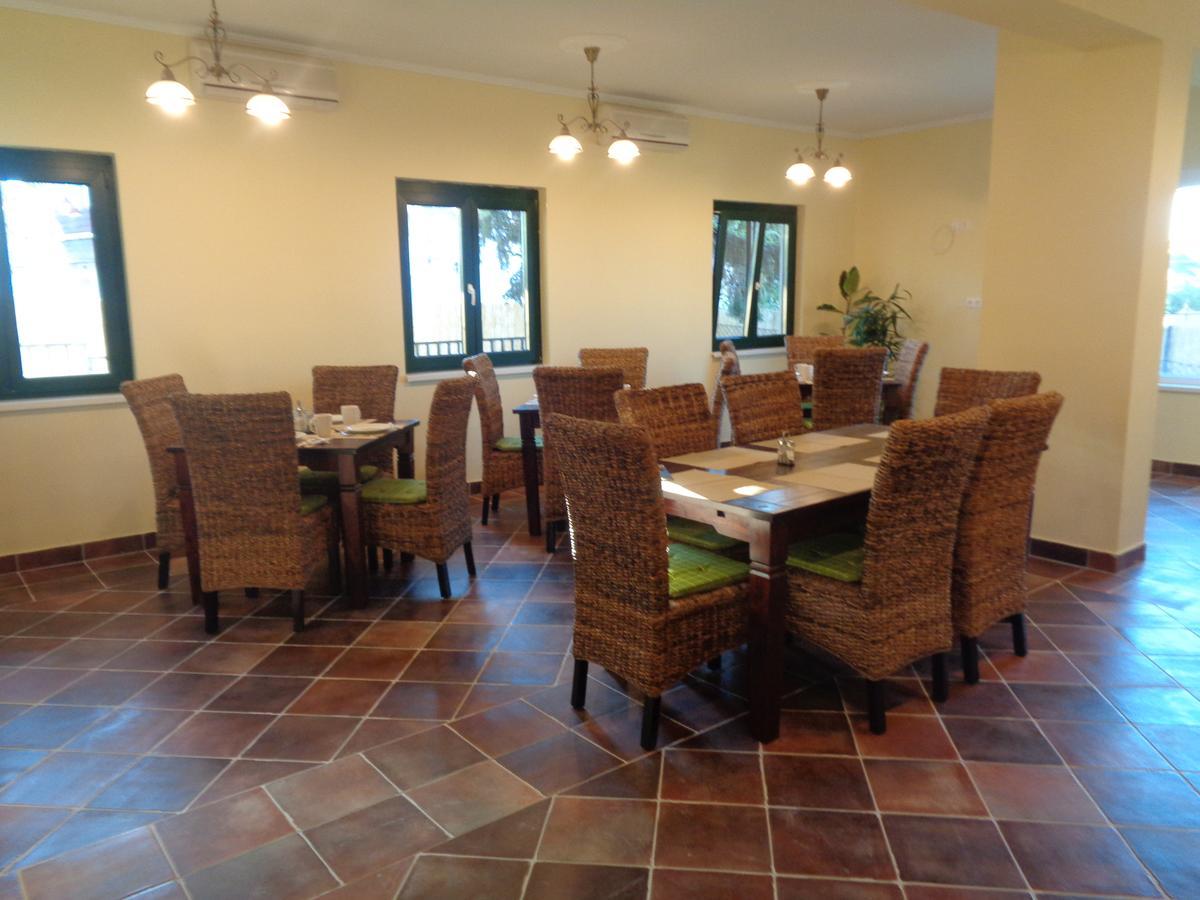 Bed and Breakfast Arnyas Park Apartmanhaz à Balatonalmádi Extérieur photo