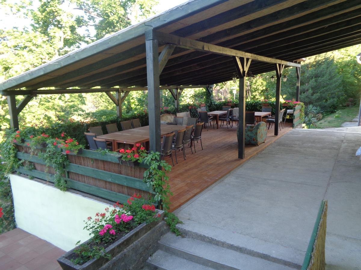 Bed and Breakfast Arnyas Park Apartmanhaz à Balatonalmádi Extérieur photo