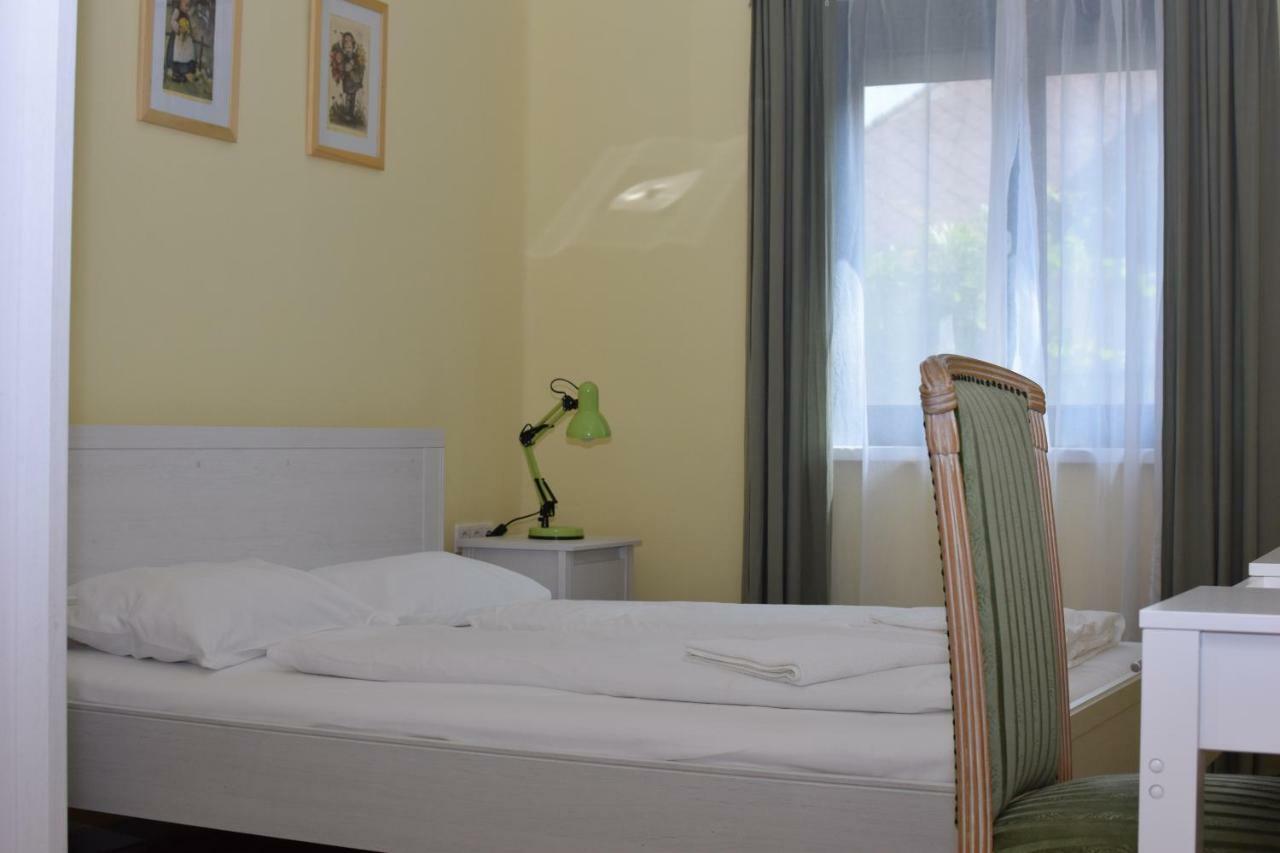 Bed and Breakfast Arnyas Park Apartmanhaz à Balatonalmádi Extérieur photo