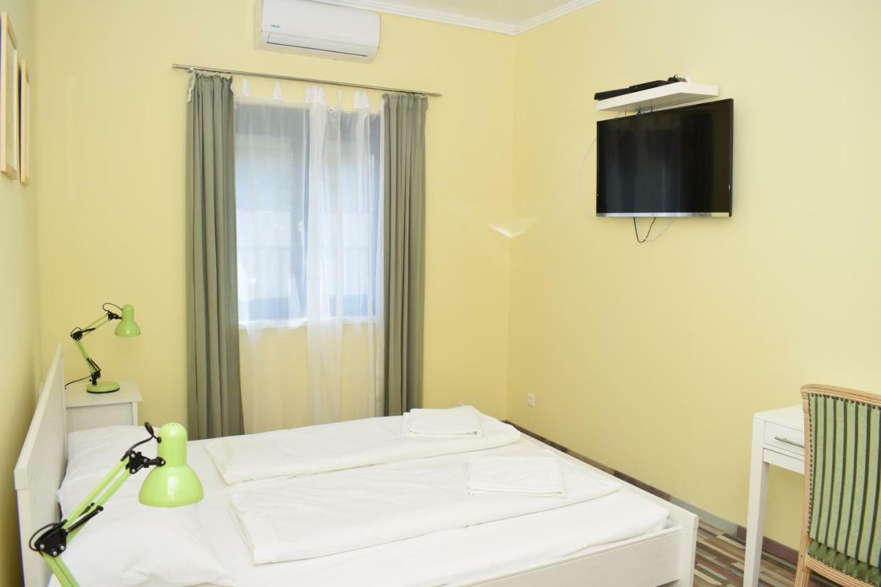 Bed and Breakfast Arnyas Park Apartmanhaz à Balatonalmádi Extérieur photo