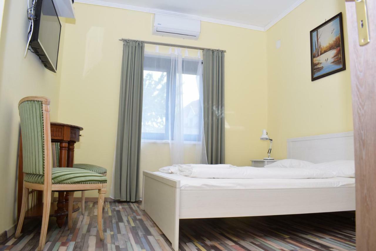 Bed and Breakfast Arnyas Park Apartmanhaz à Balatonalmádi Extérieur photo
