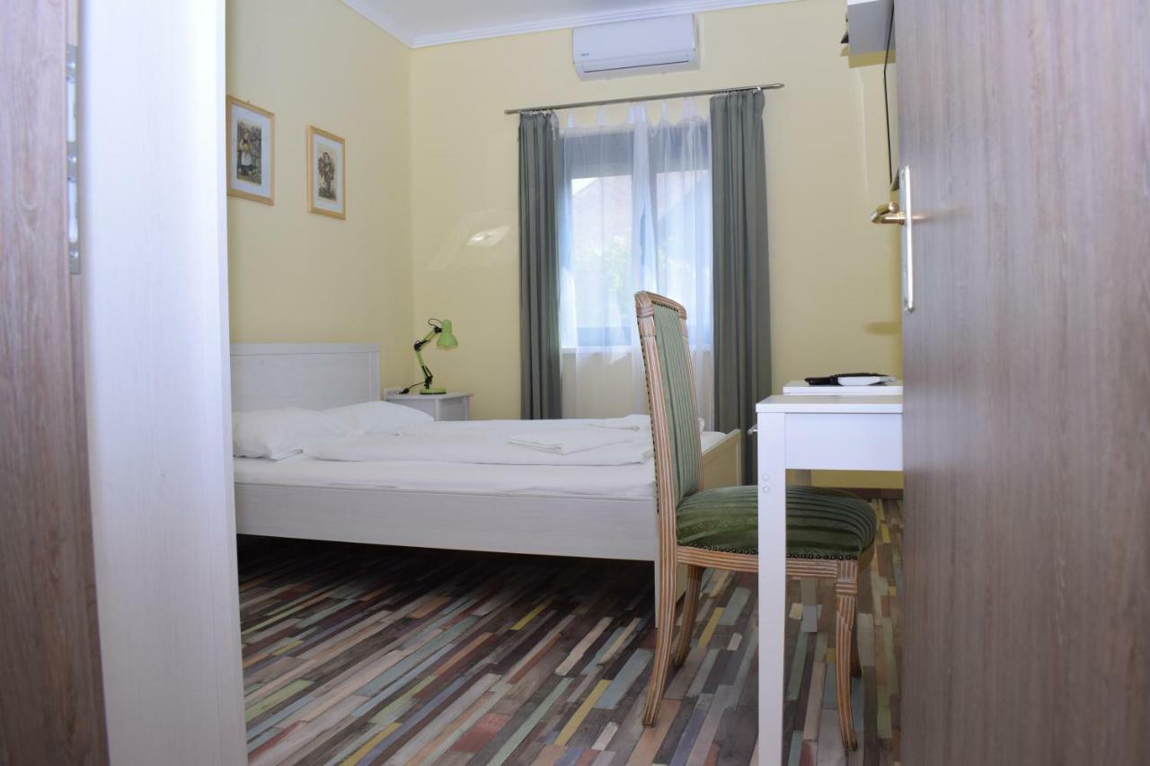 Bed and Breakfast Arnyas Park Apartmanhaz à Balatonalmádi Extérieur photo